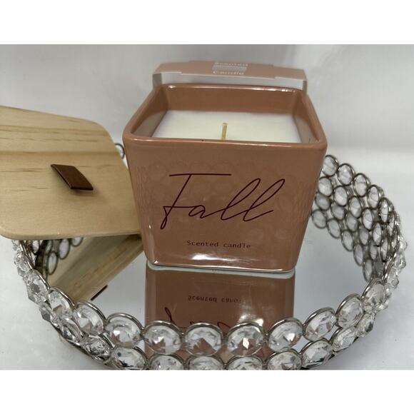 Huntington Home Fall Soy Scented Candle Amber, Leathery Guaiacwood & Sandalwood - Picture 2 of 8